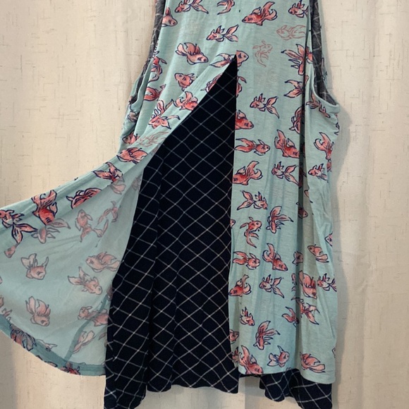 Anthropologie tank top with Koi fish print and navy under tank - Picture 4 of 5